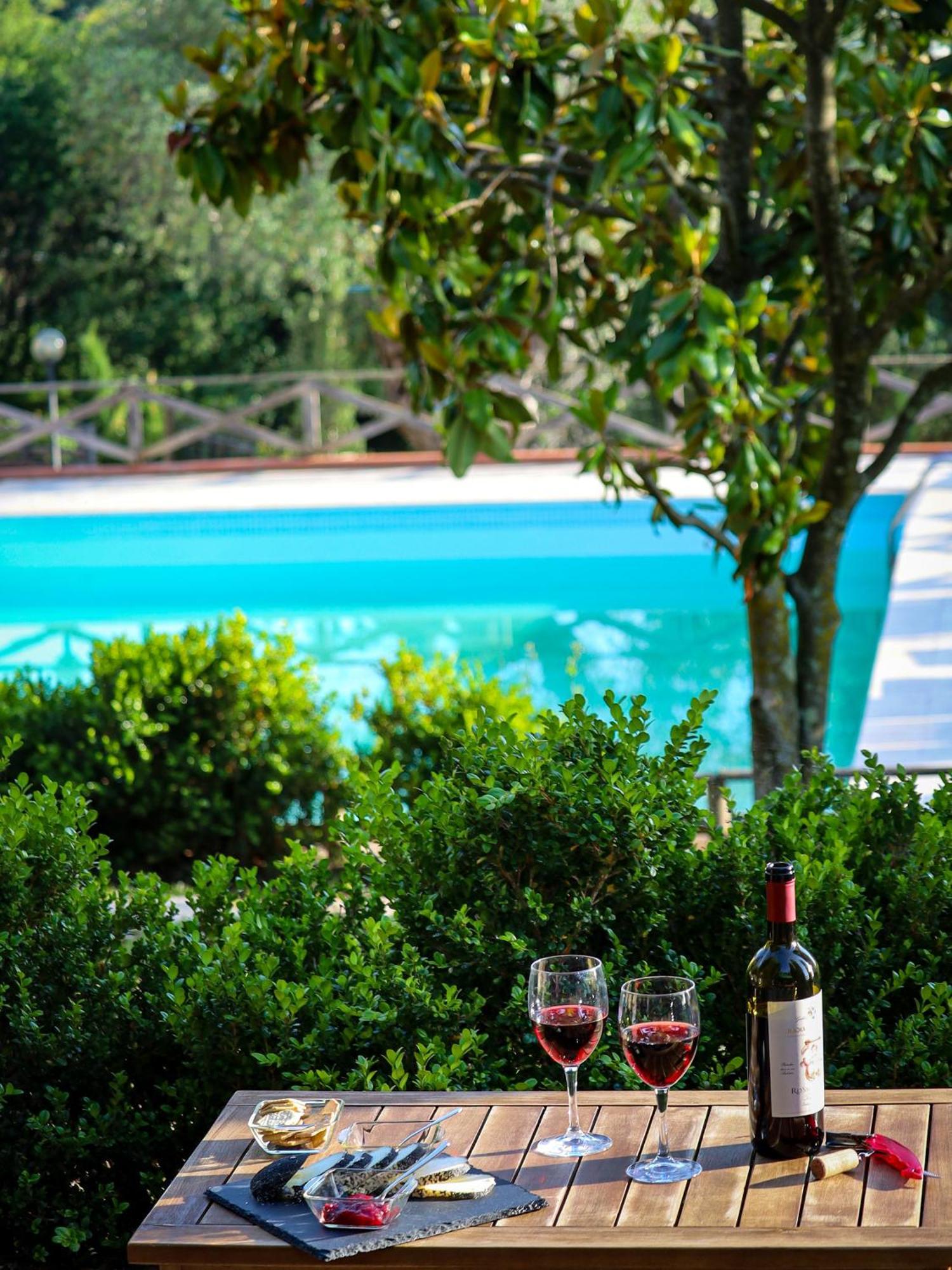 Madonna Del Poggio Cav Aparthotel Scarlino Luaran gambar