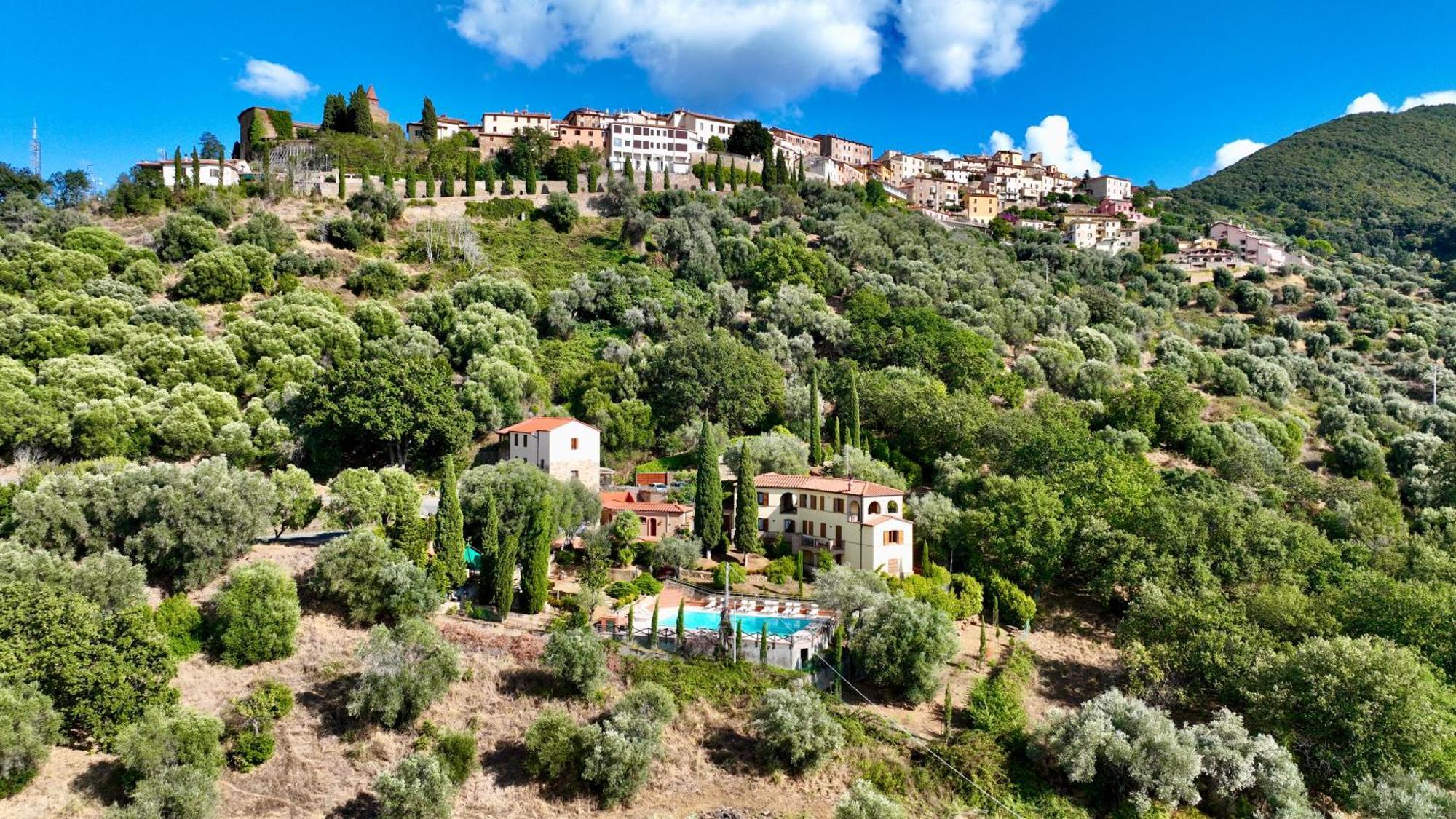 Madonna Del Poggio Cav Aparthotel Scarlino Luaran gambar