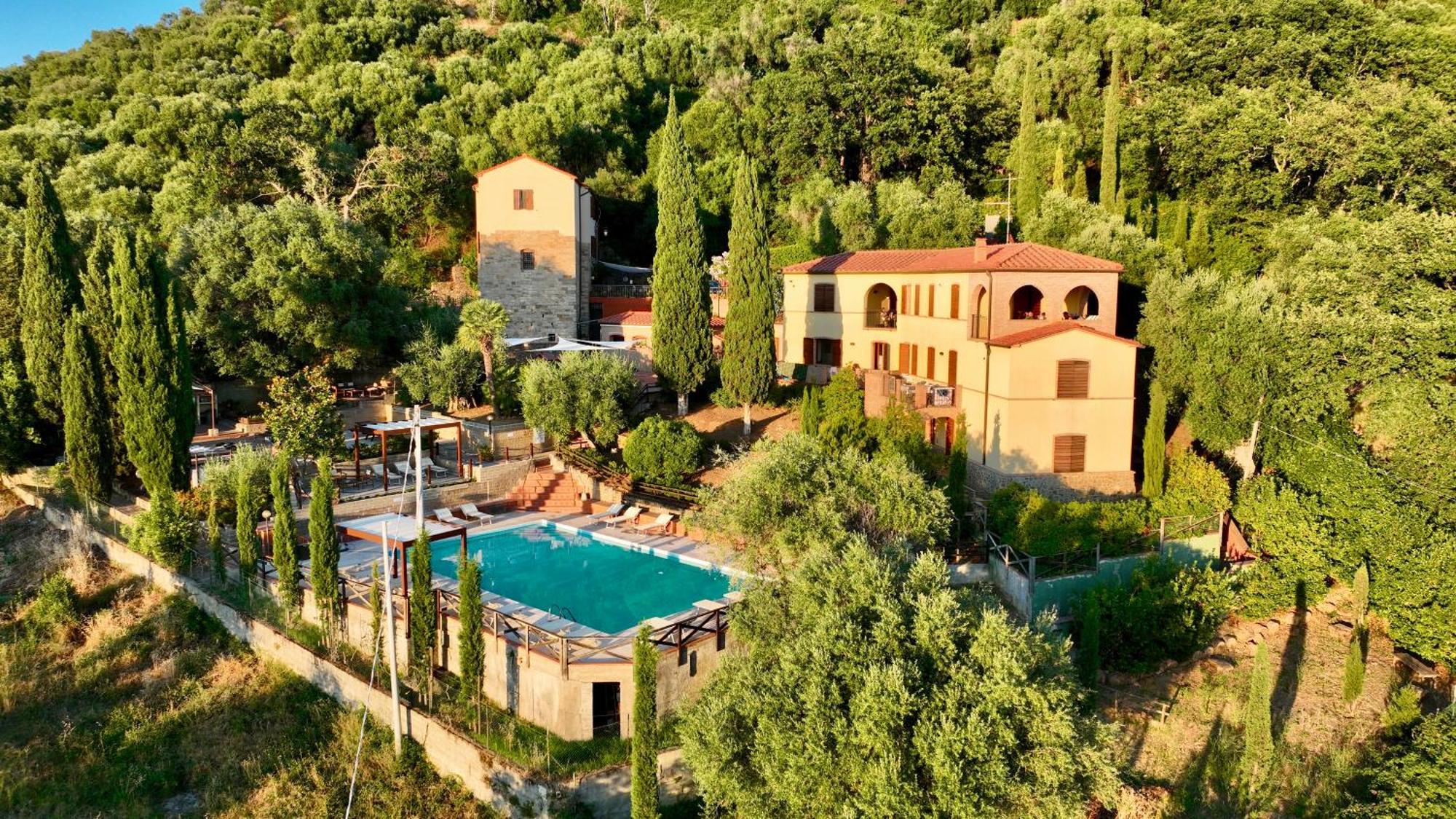 Madonna Del Poggio Cav Aparthotel Scarlino Luaran gambar