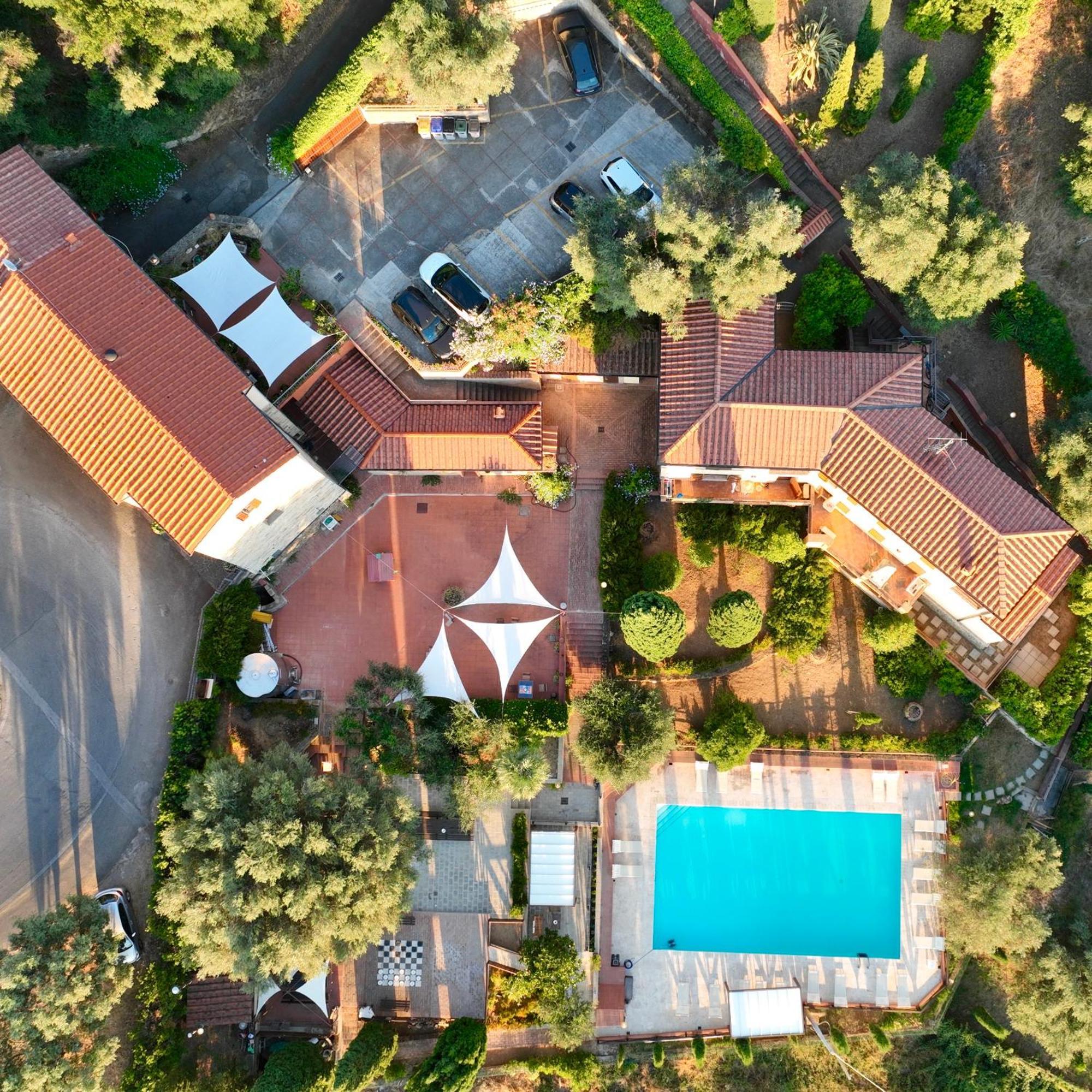 Madonna Del Poggio Cav Aparthotel Scarlino Luaran gambar