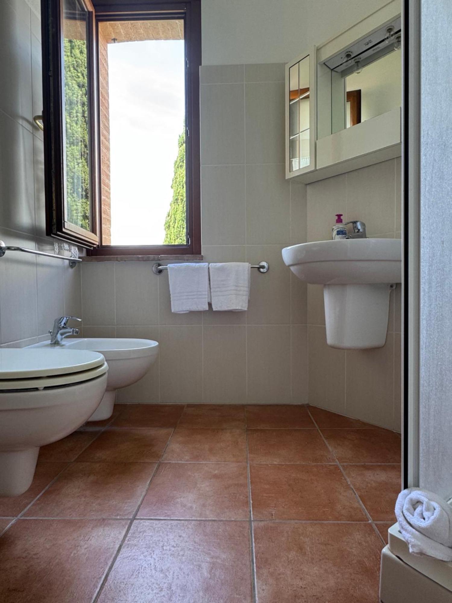 Madonna Del Poggio Cav Aparthotel Scarlino Luaran gambar